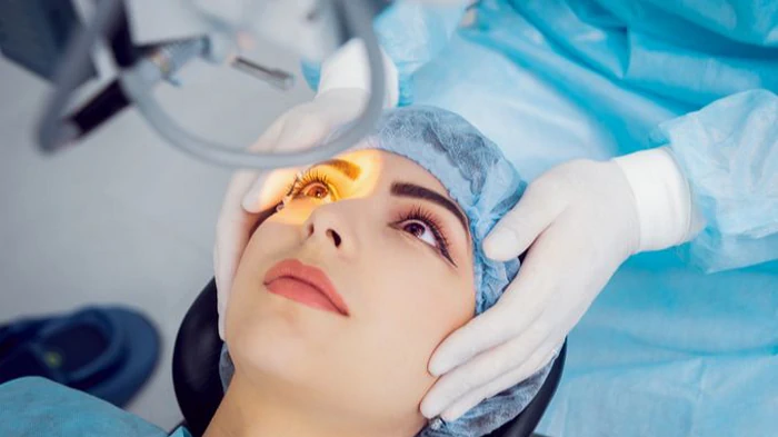 opakovaná laserová korekce