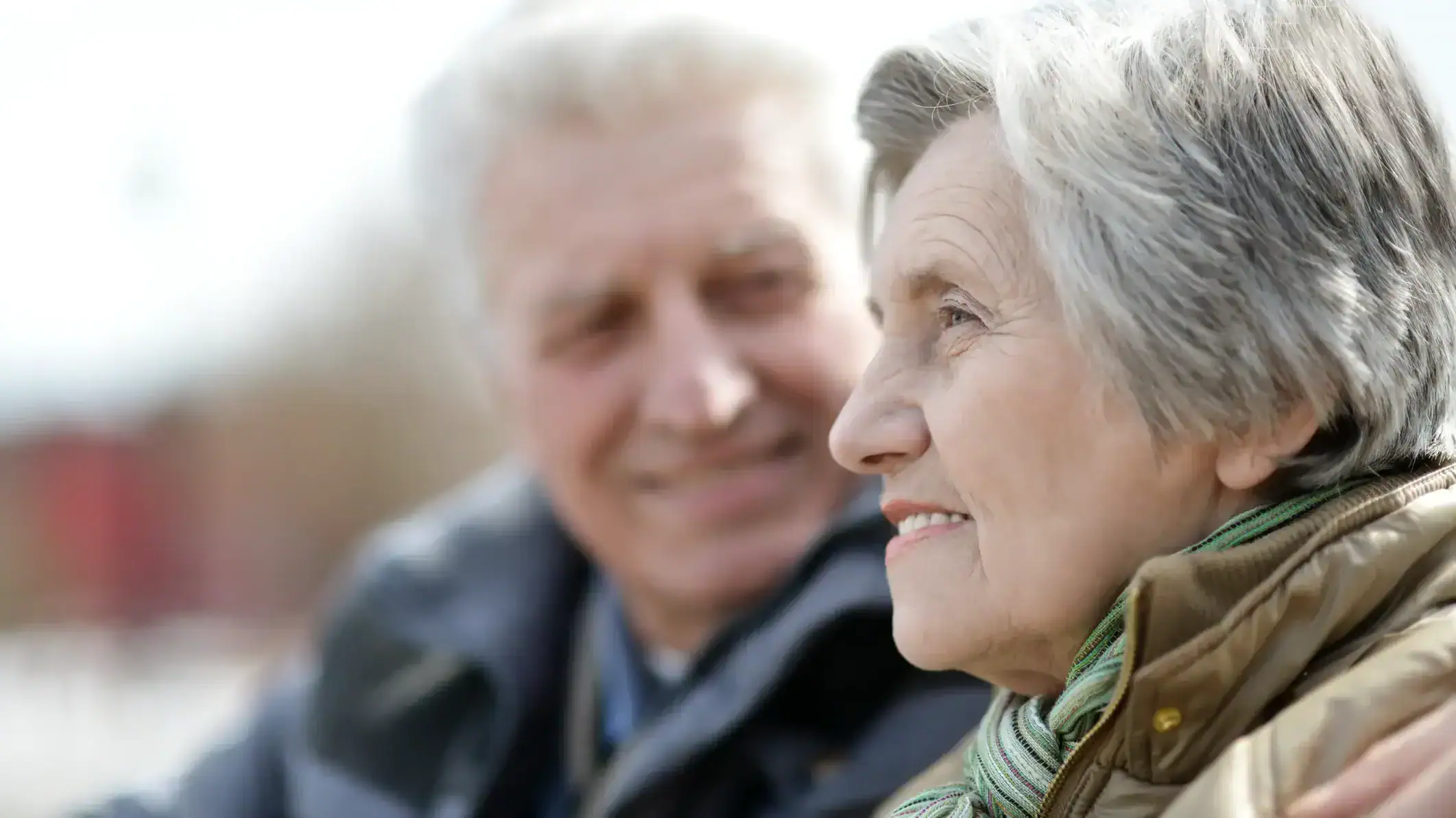 pensionari-batrani-fericiti.jpg