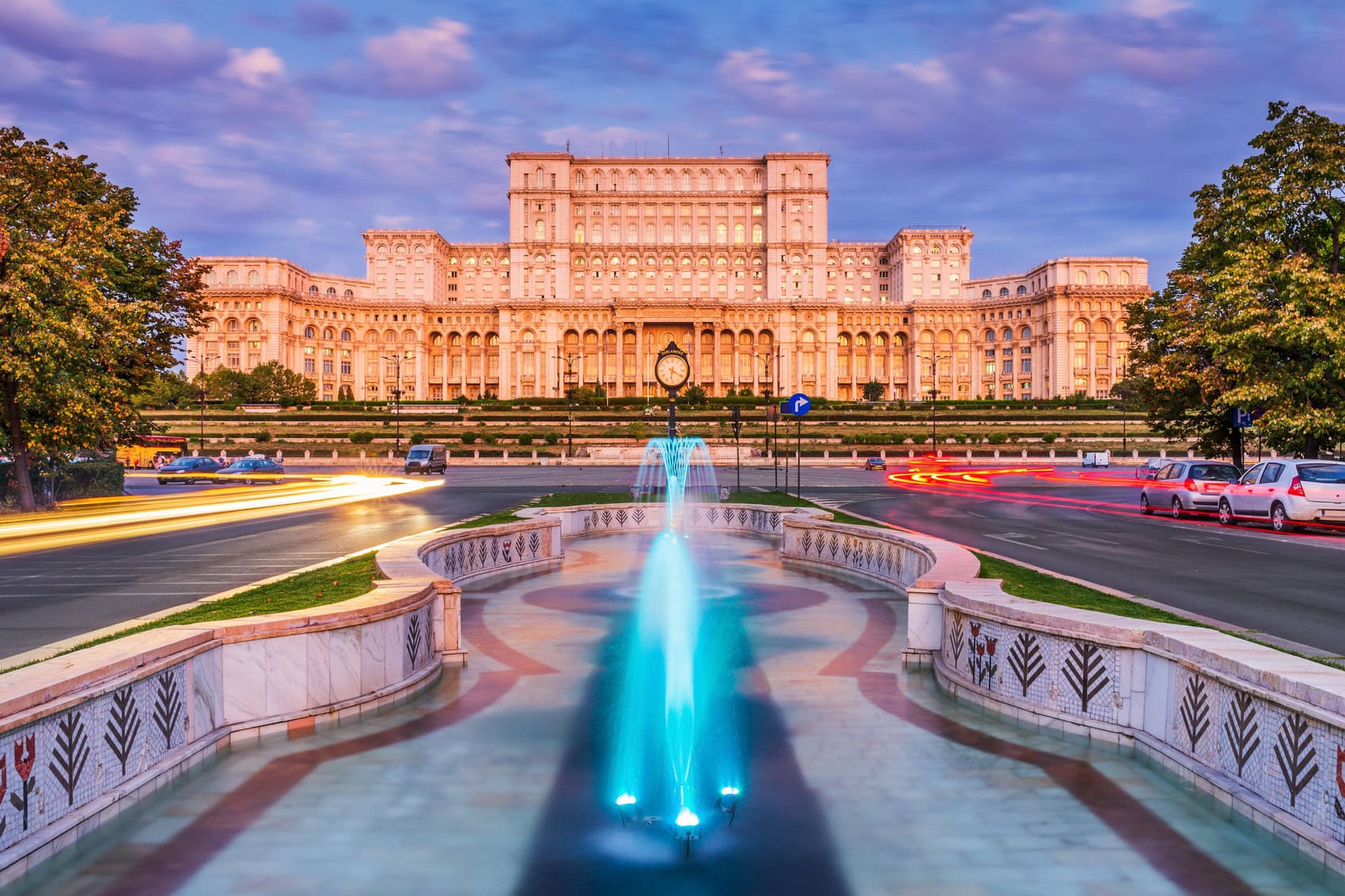 romania-bucuresti-casa-poporului-palatul-parlamentului.jpg