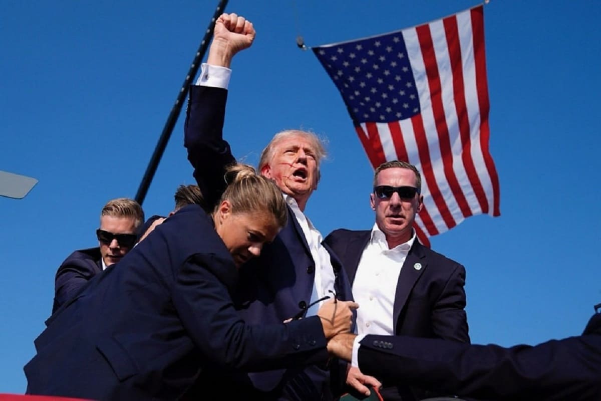 Rozhovor s maskou ilona a trumpa