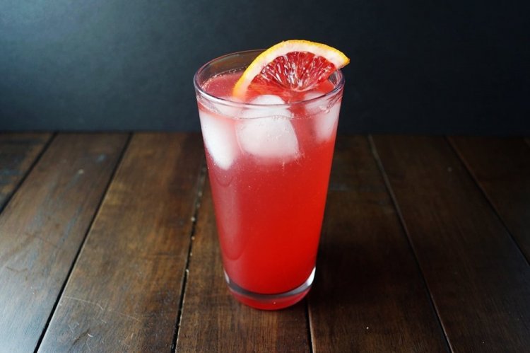 Šumivé Campari s grapeitem
