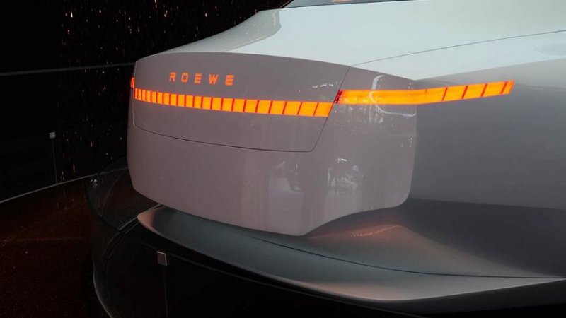 Čínský superluxus od bývalého designéra Rolls-Royce