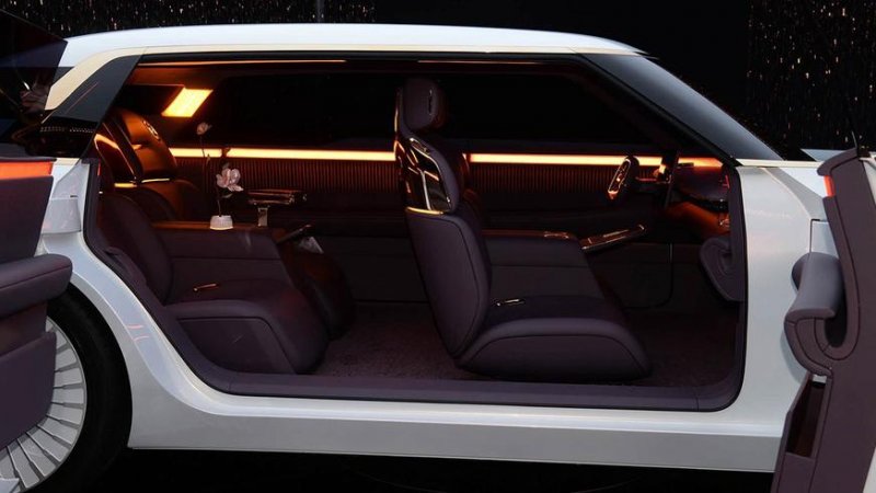 Čínský superluxus od bývalého designéra Rolls-Royce