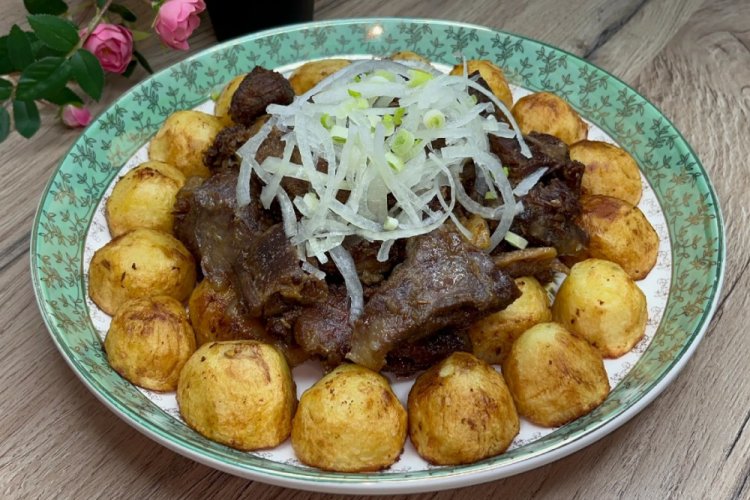 Kazaňský kebab s žebry