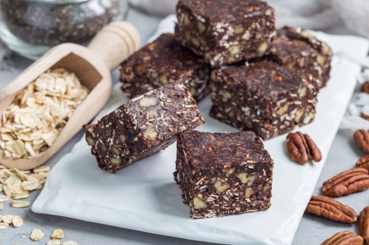 Proteinové tyčinky s čokoládou a chia semínky