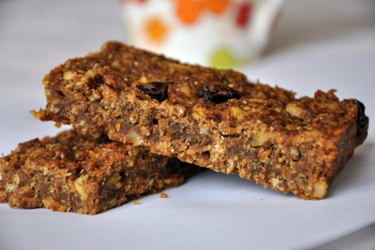 Proteinové tyčinky s datlemi a mňkami