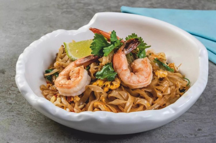 Wok nudle s krevetami a tofu