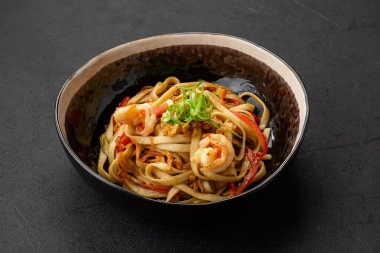 Udon s krevetami a cuketou