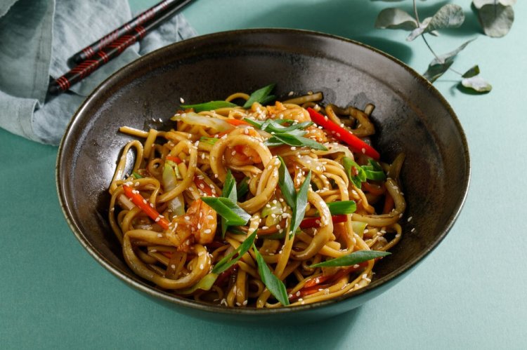 Udon s krevetami a chobotnicemi
